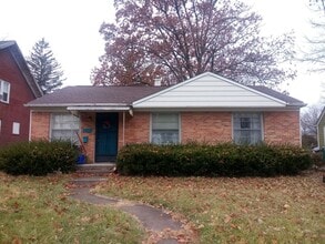 Building Photo - 1413 N Woodridge Ave