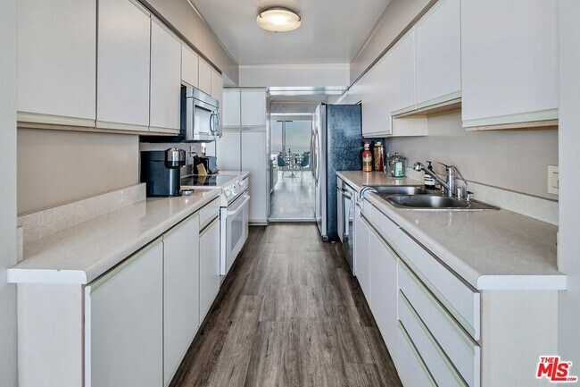 Building Photo - 201 Ocean Ave Ext