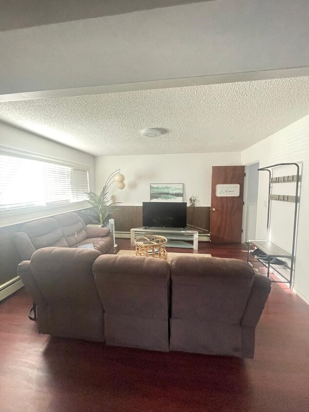 Foto principal - 7001 Sherwood Ave