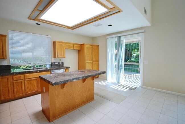 Building Photo - Great home in Elk Grove!