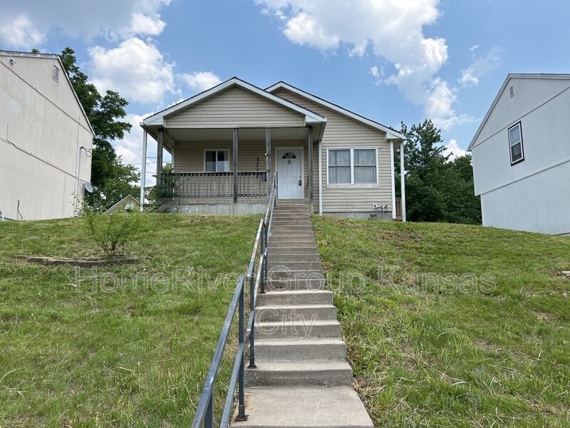 Primary Photo - 3721 Woodland Ave