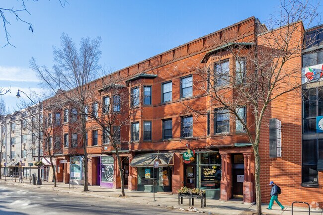 Foto del edificio - 2256-64 N. Lincoln Ave.