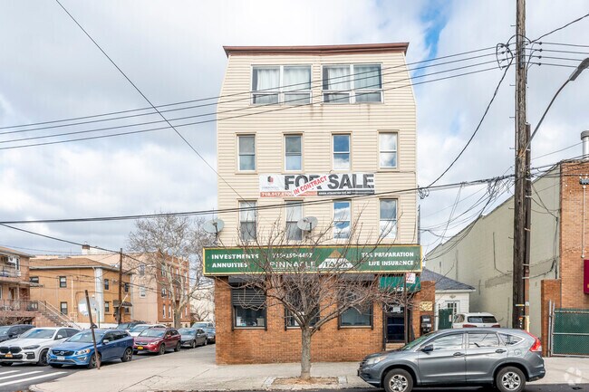 Building Photo - 1629 Bath Ave