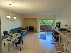 Building Photo - 1205 Mariposa Ave
