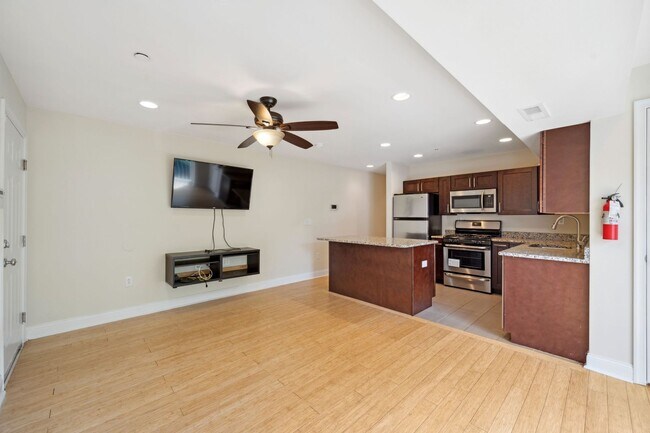 Building Photo - 2129 N 17th St