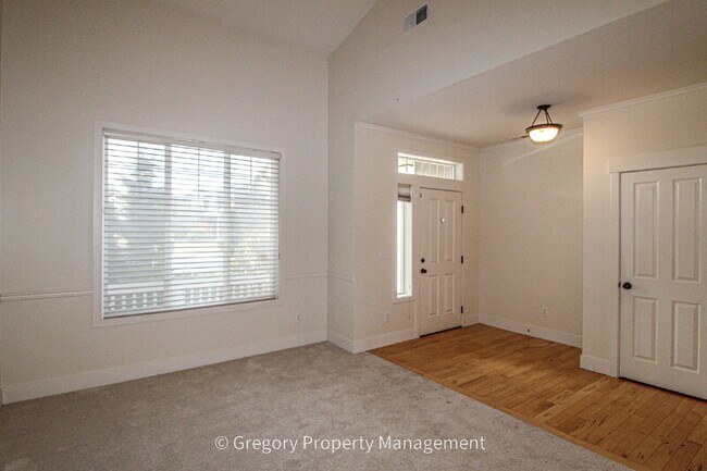 Foto del edificio - 3625 228th Pl SE