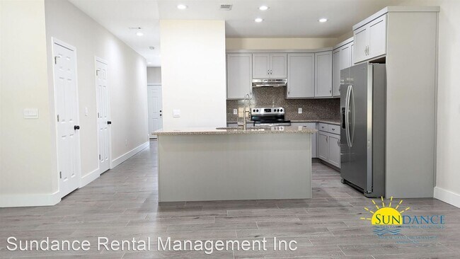 Building Photo - 3 br, 2 bath House - 707 Navy Street