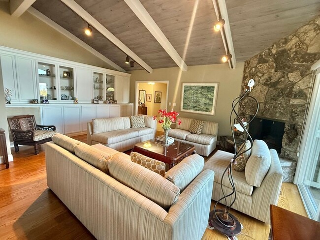 Foto del edificio - SARATOGA - Meticulously maintained home in serene settings with pool-Hillside Oasis