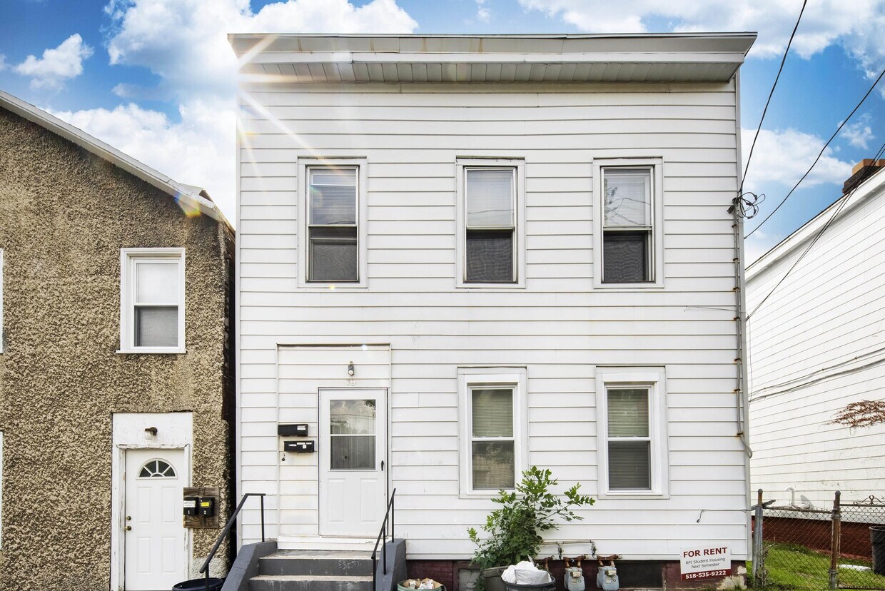 Primary Photo - 79 14th St