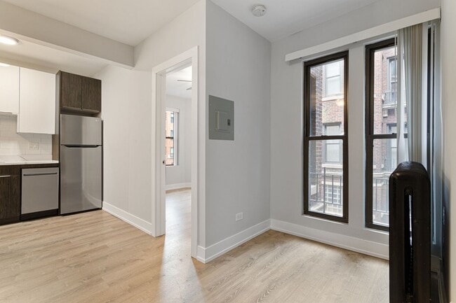 Building Photo - 1649 W Jonquil Ter