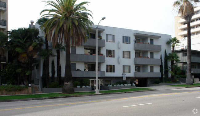 Beverly Glen Apartments