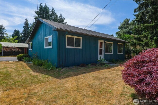 Foto del edificio - May Valley Road business opportunity available - 2 bedroom 1 bath home with carport & office and ...
