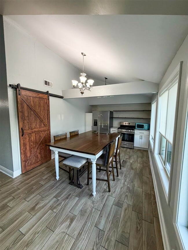 Building Photo - 14244 Bay Gardens Dr