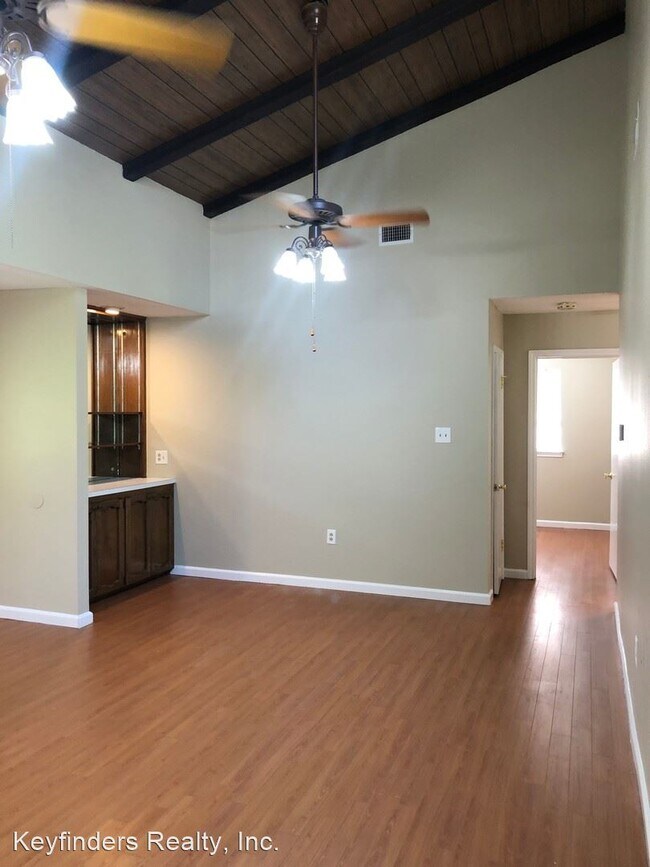 Building Photo - 3 br, 2 bath House - 1217 Briarrose Dr.