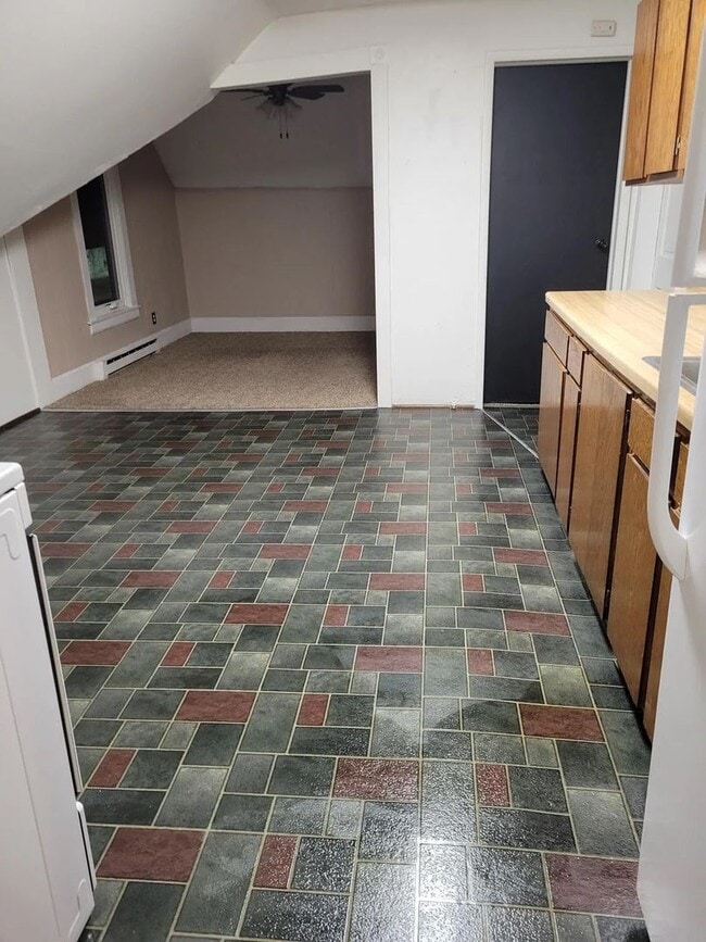 Building Photo - A "PRIME TIME" PRINCETON PAD...