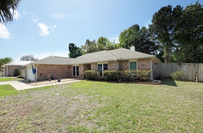 Foto del edificio - Lovely home for rent in the Sailboat Cove neighborhood of Bluewater Bay