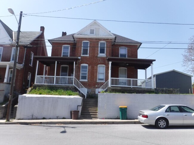 Building Photo - 230 Ridge Ave