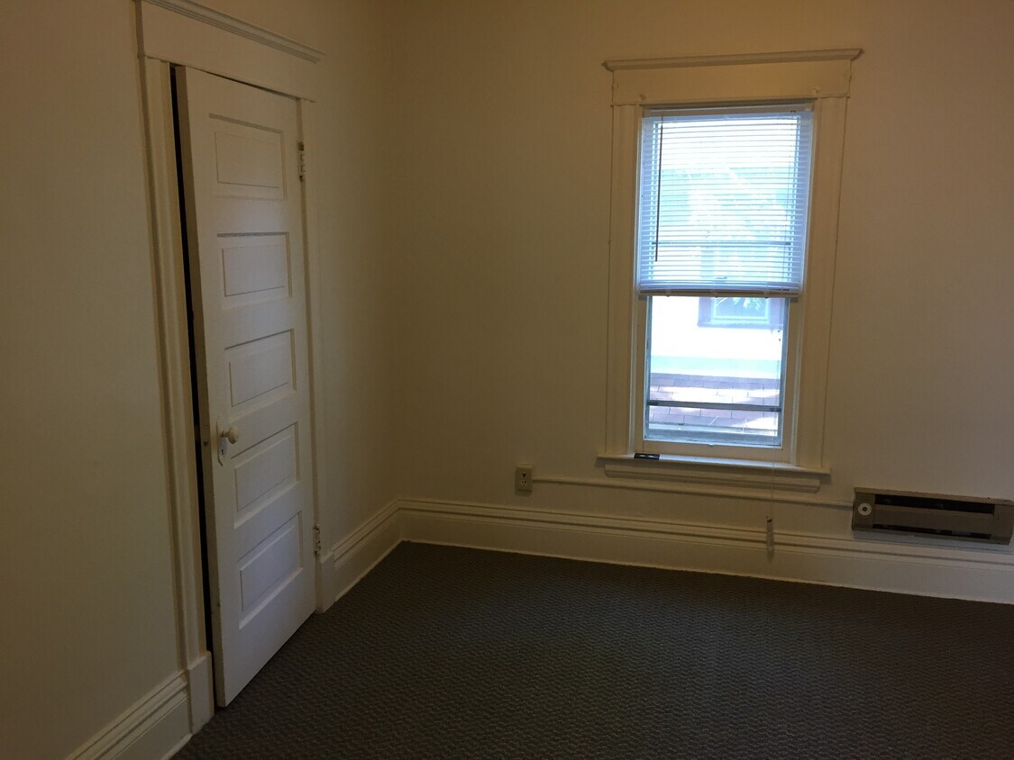 Bedroom - 2939 Girard Ave N
