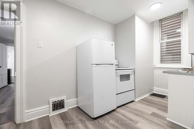 Photo du bâtiment - 221 Hamilton Rd