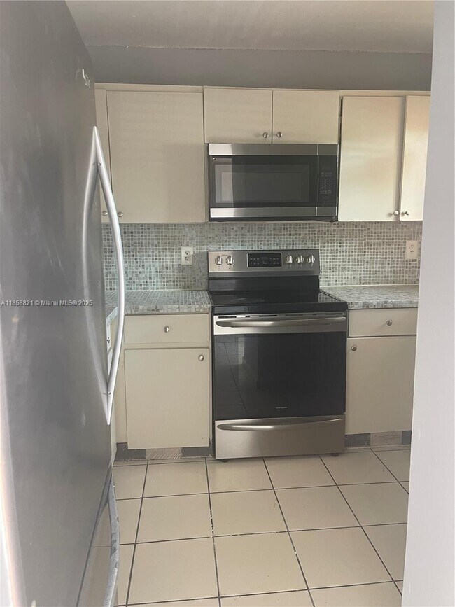 Foto del edificio - 2319 W 60th St