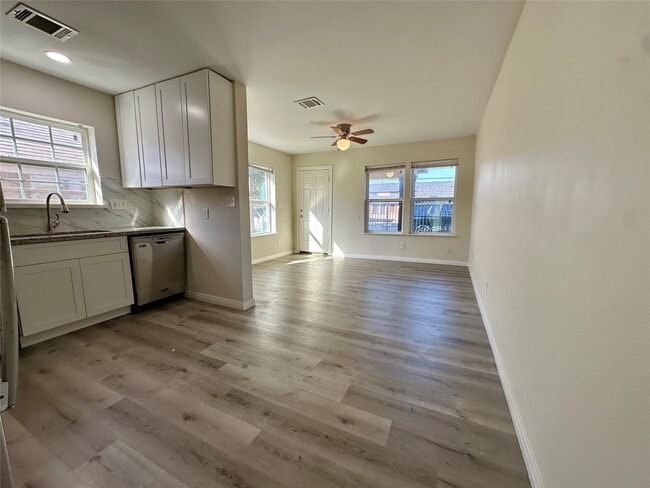 Foto del edificio - 5024 Jefferson St