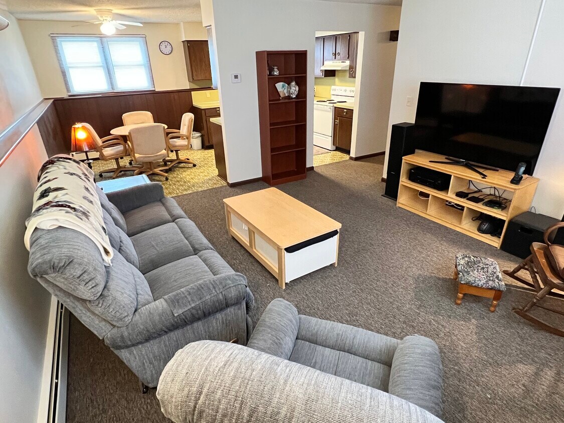 904 N Garden St Unit Lower, New Ulm, MN 56073 Apartments in New Ulm, MN