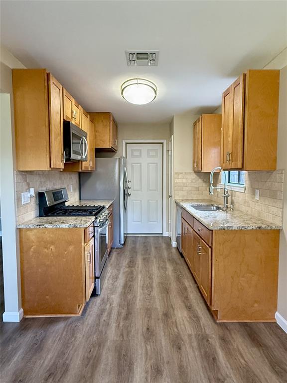 Foto del edificio - 3814 Stonecroft Dr