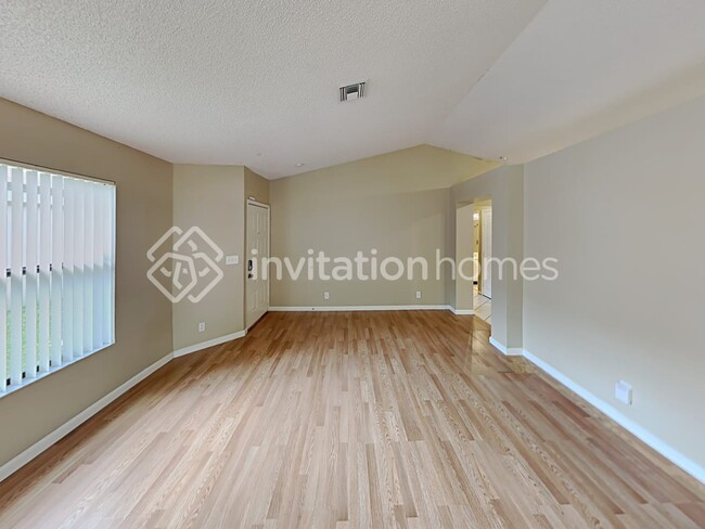 Building Photo - 2210 NW 33rd Ter