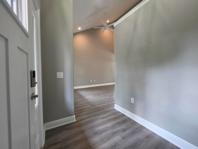 Foto del edificio - 2331 Hadleigh Hills Ct