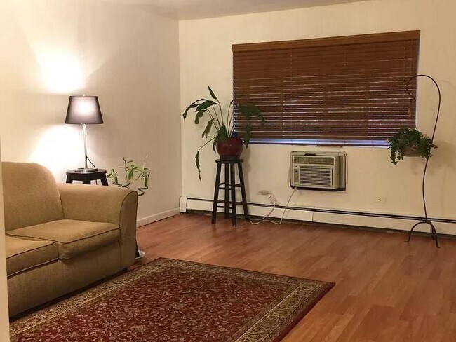 Photo - 4939 S Dorchester Ave House