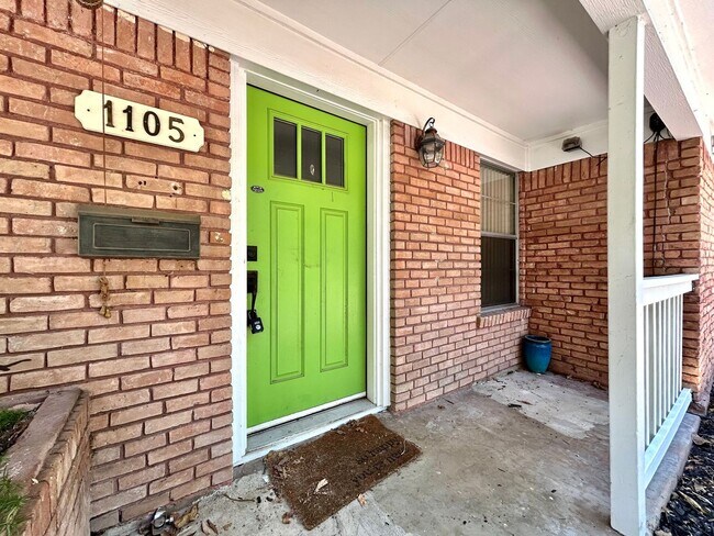 Building Photo - 3 BR / 2 BA Home for Rent