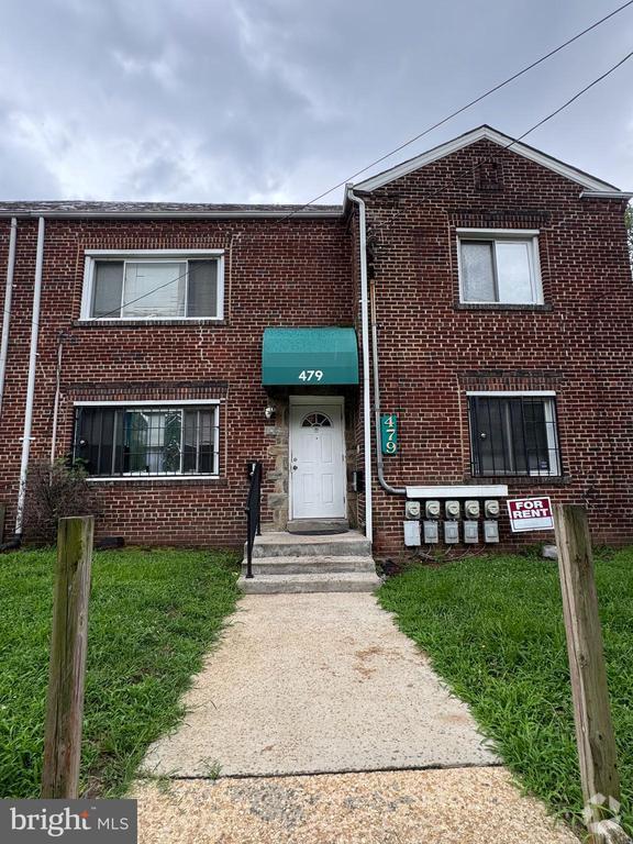Building Photo - 479 Orange St SE