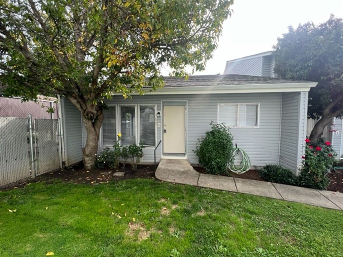 Primary Photo - REMODELED 2 BEDROOM TOWNHOME