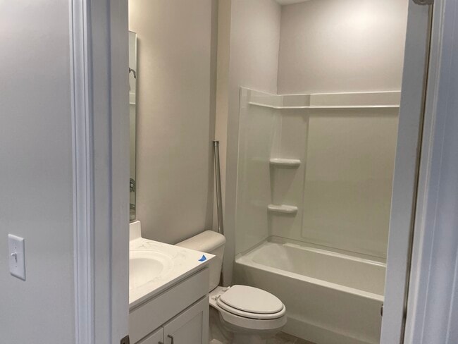 Large Bedroom w/ Private Bath - 1231 Commack Dr