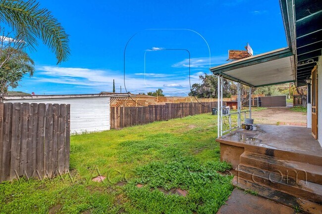 Foto del edificio - Charming 1 Bed/1 Bath Multi-family Home In...