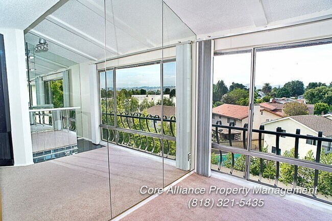 Foto del edificio - 12720 Burbank Blvd