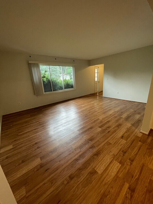 Foto del edificio - Beautiful 4 Bedroom Home in Ypsilanti! - F...