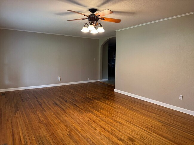 Foto del edificio - Charming 3 bedroom,  2 Bathroom in the cen...