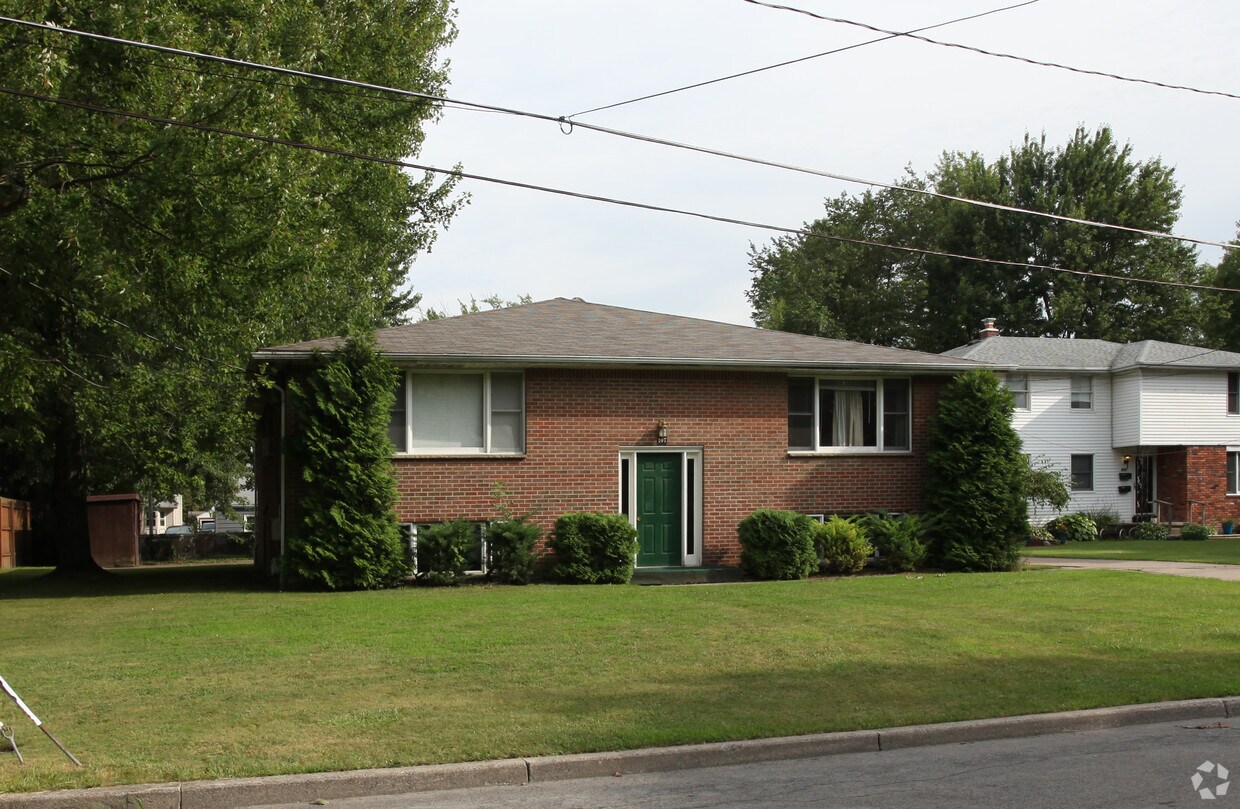 Building Photo - 107 19th Ave