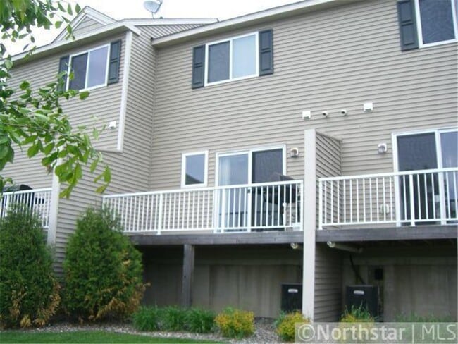 Foto del edificio - 4818 Education Dr N