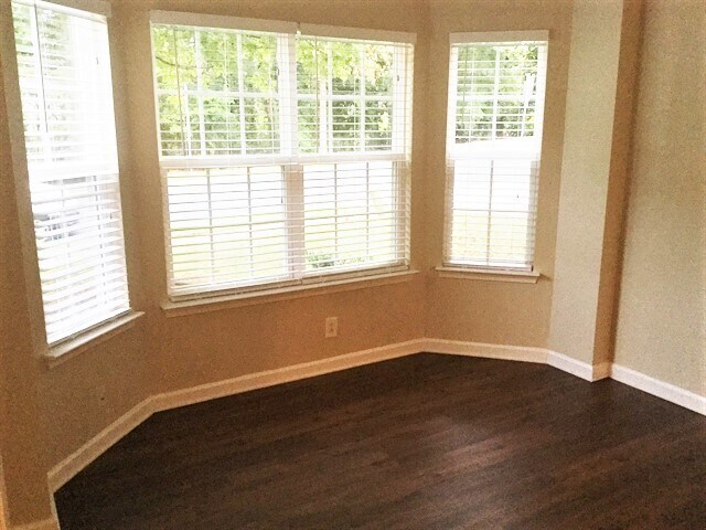 Foto del edificio - 3846 Pauline Ln