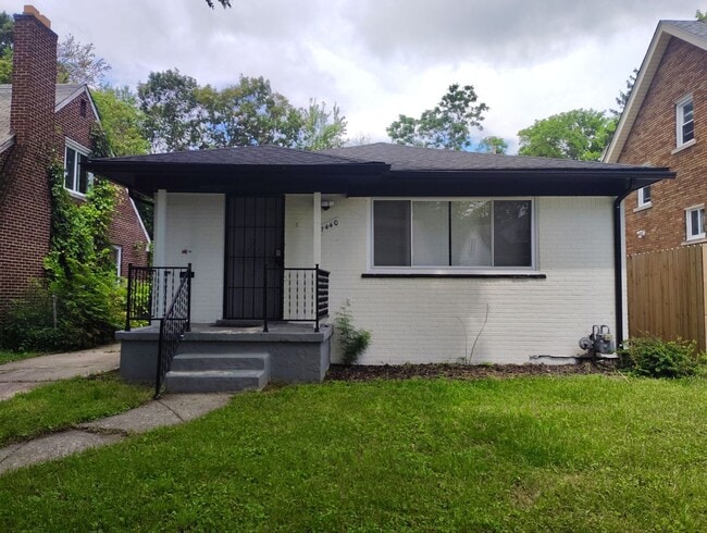 Building Photo - Fully Renovated 3-Bedroom Home  Move-In Re...
