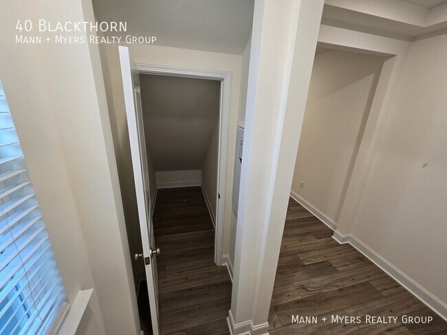 Building Photo - 40 Blackthorn-