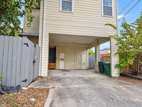 Building Photo - 2347 Sheridan St