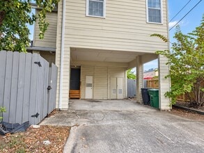 Building Photo - 2347 Sheridan St