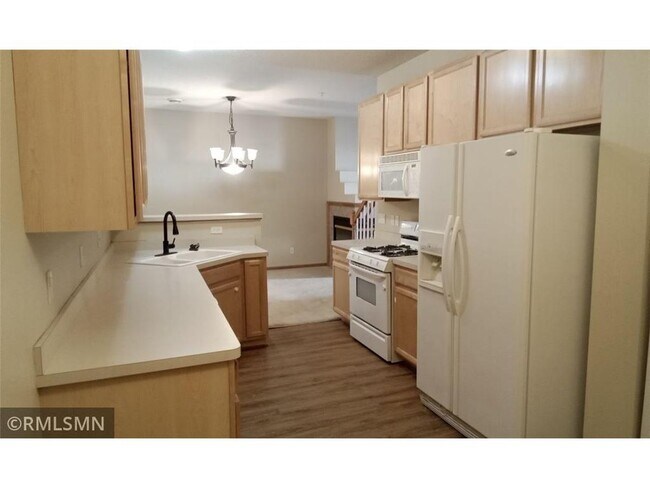 Foto del edificio - 5050 Holly Ln N