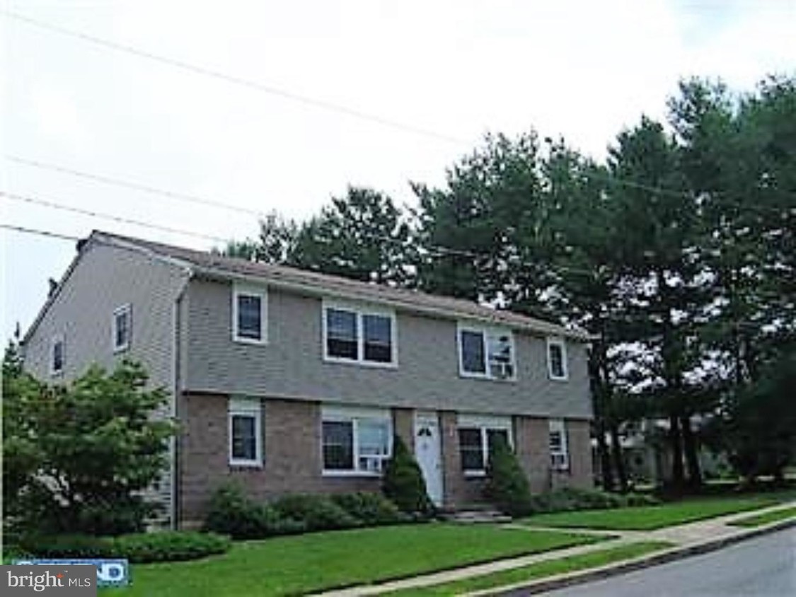 Foto principal - 75 S Reber St