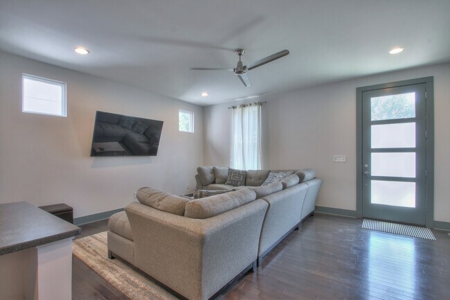 Foto del edificio - 1617 Straightway Ave