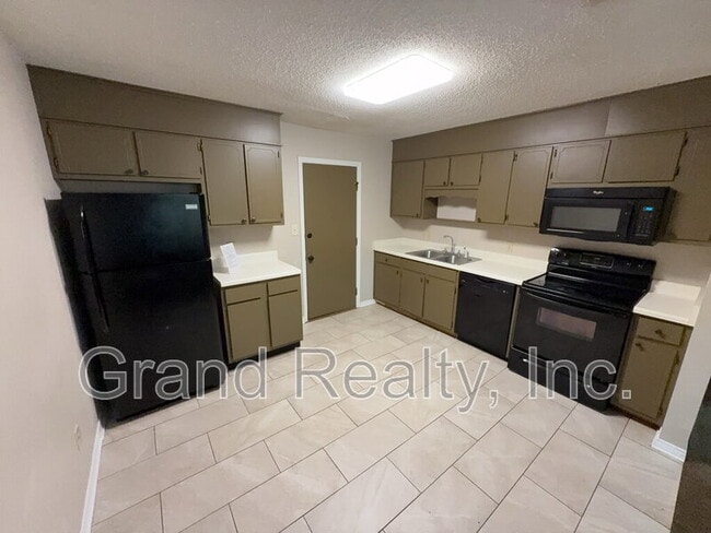 Foto del edificio - 2885 E Johnson Ave