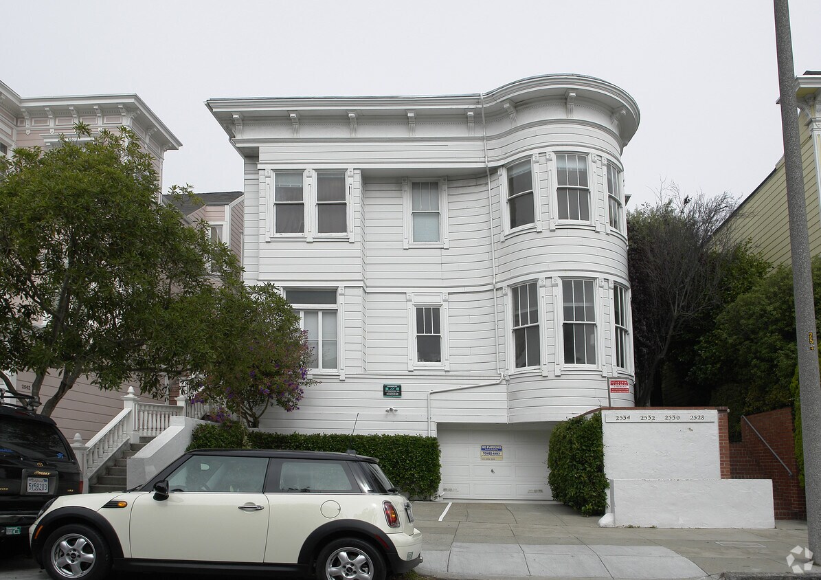 Primary Photo - 2528 Washington